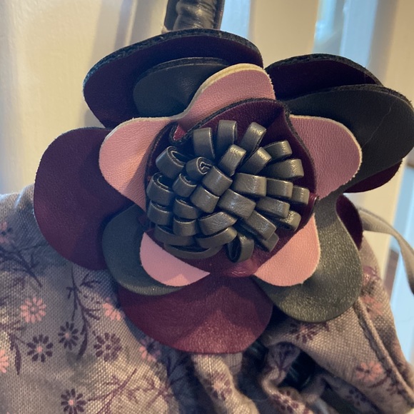 Cute floral short strap purse - Picture 3 of 6